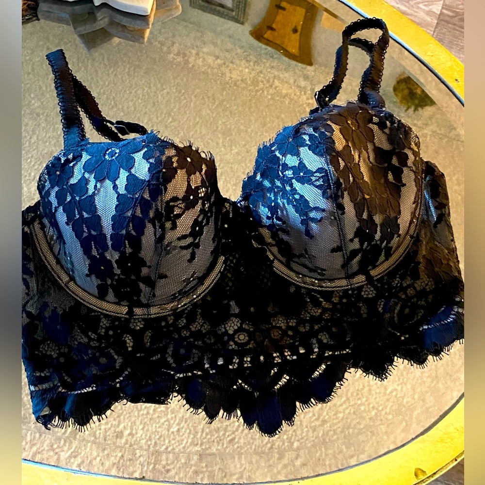 🐝 Victoria's Secret Midnight Blue Lace Bra